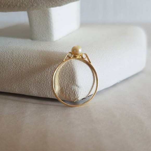 Jewelry - Vintage 18K Pearl Ring